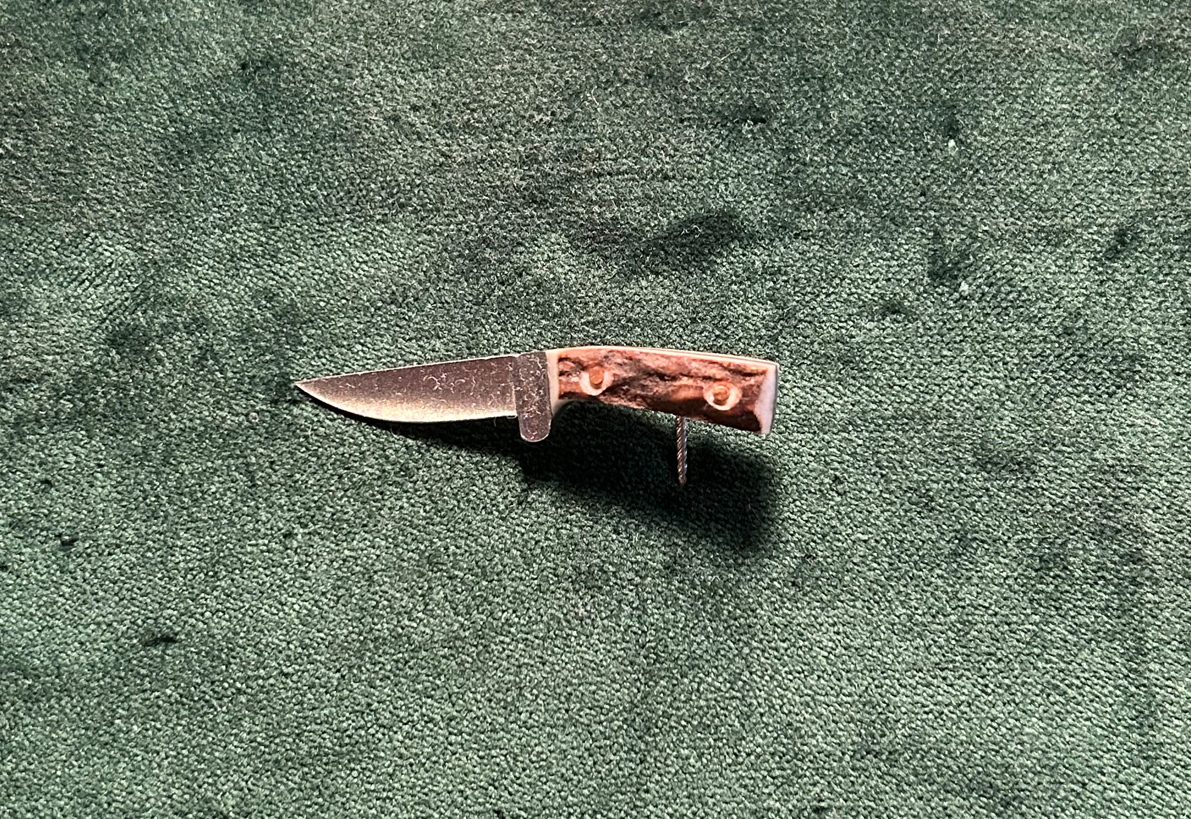 Miniatur-Hutmesser mit Griff aus Horn oder Wildgeweih